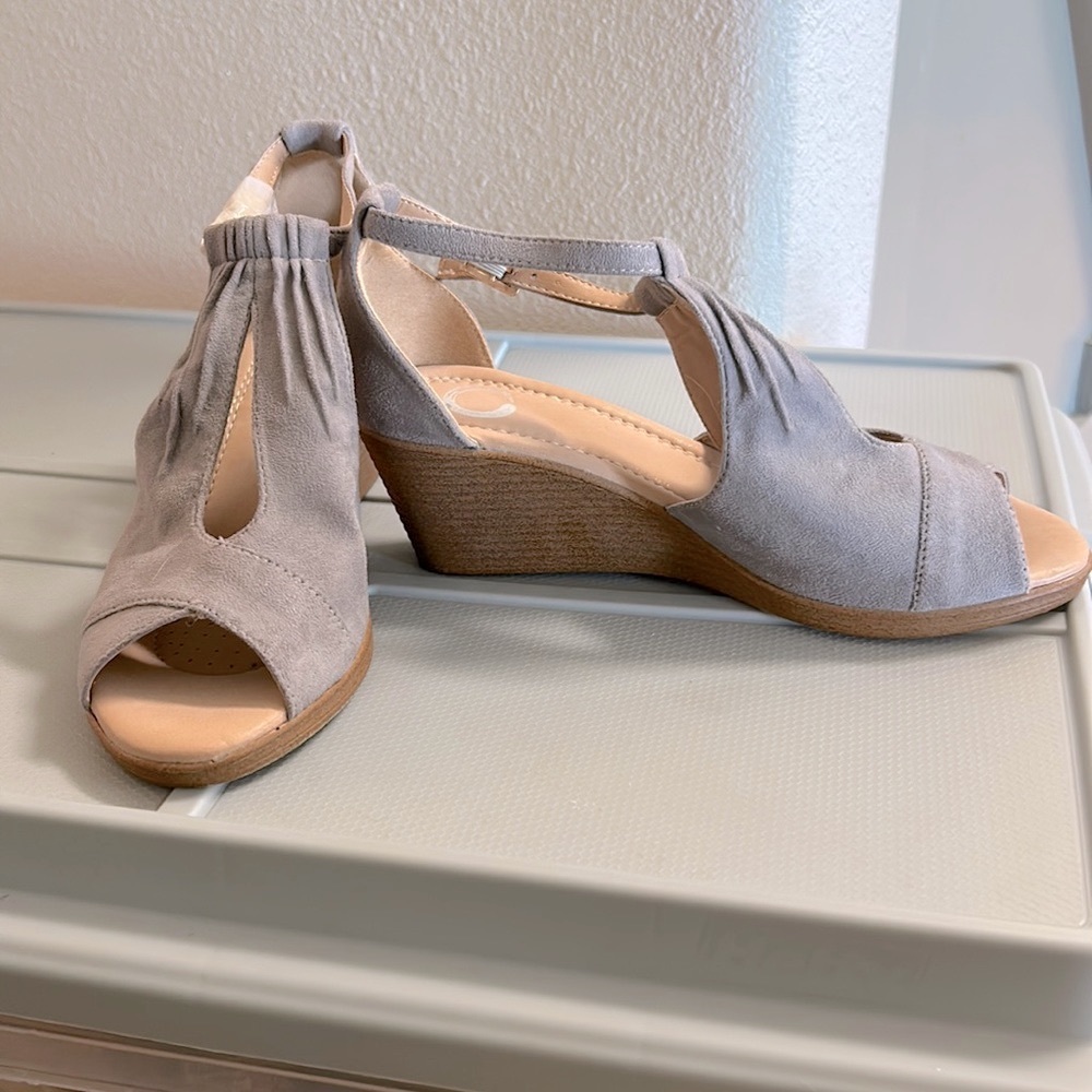 Silver Grey Classy Wedges